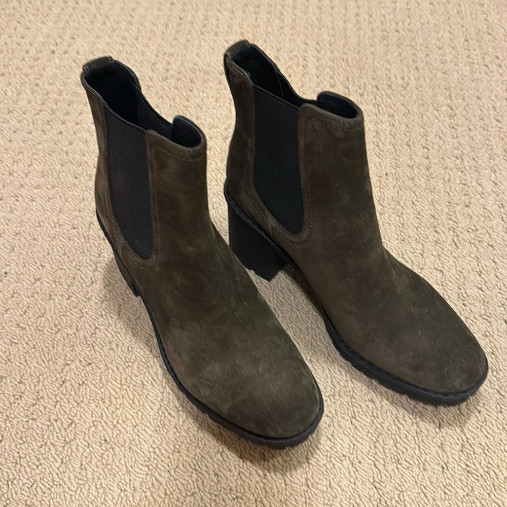 NWOT Vince Henderson Boot. Size 8